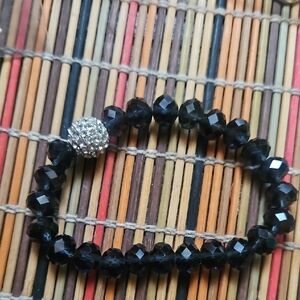 Elegant Black Beaded Bracelet with Silver Accent